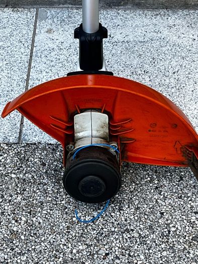 Stihl FSE52 strimmer for sale.