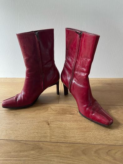 Red women's leather Calf boot size 38