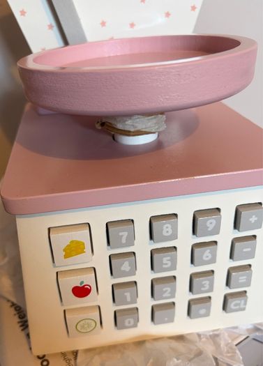 Wooden weighing scales