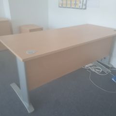 beech 1800 mm cantilever office desks with