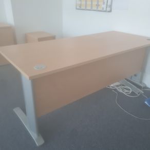beech 1800 mm cantilever office desks with