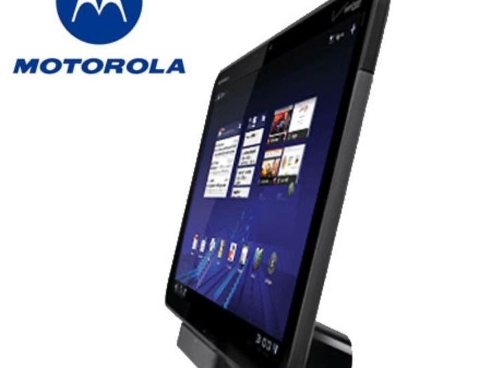Motorola Xoom 32GB WiFi + Otterbox Defender Case