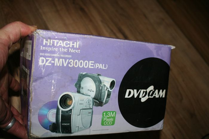 Hitachi DZ-MV3000E PAL DVD and DS  Video Camcorder 10x Optical Zoom 240x Digital Tested & Working.