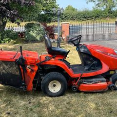 Ride on lawnmower