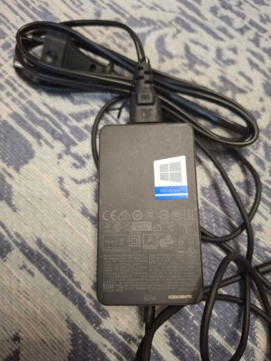 Microsoft Surface 65W Power Supply