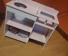Dolls changing unit