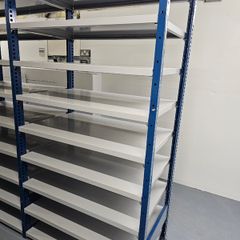 Bay and shelfs