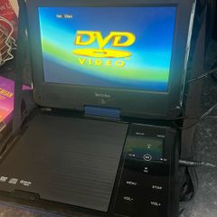 Portable Dvd player + dvds