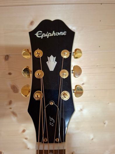 Epiphone EJ-200SCE Electro Acoustic Vintage Natural + Hard Case