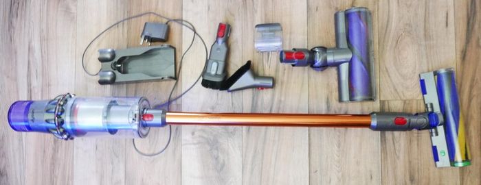 Dyson V15 - (SV22) Detect vacuum (Iron - Nickel) Powerful, intelligent cordless vacuum - in Iron and Nickel (Up to 60 minutes run time)