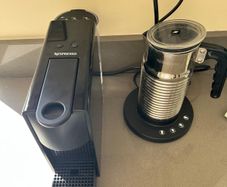 Nespresso KRUPS Capsule Espresso Coffee Machine Makers Black + milk frother + capsule rack