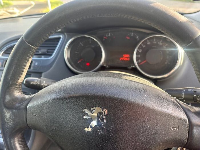 Peugeot 5008 2014