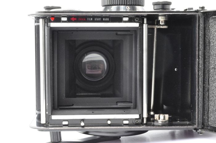 Yashica G 124 MAT TLR Camera Medium format 6x6 Film Roll- Good condition. -FULL SERVICE-