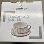 Crofton teapot and 4 matching teacups with saucers Image 6