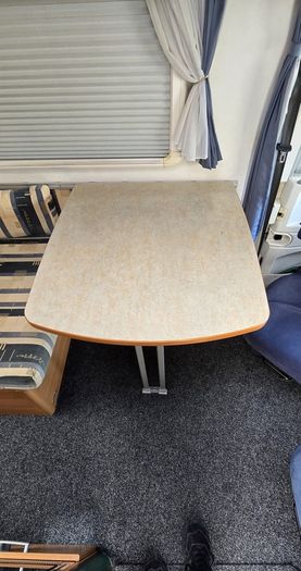 Hymer B614