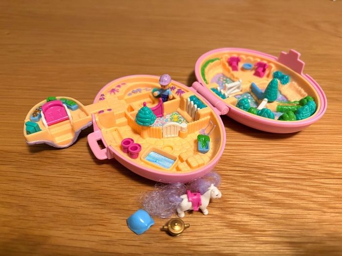 vintage polly pocket 1995 Shetland pony stables