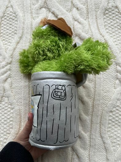 Gund Sesame Street Oscar The Grouch NYC New York City Sanitation Worker DSNY Used Please look at the pictures