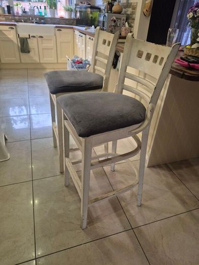 4 Beautiful Dining chairs and 2 bar stools