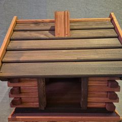 Brand New Sturdy Birdhouse/Feeder