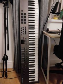MIDI keyboard Nektar Impakt LX88+