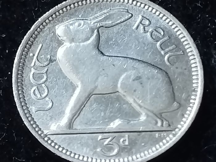 #884 - Ireland - 1940 - 3 Pence - KM.12