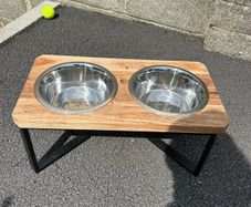 dog bowl / stand