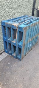 4 x Blue Pallets