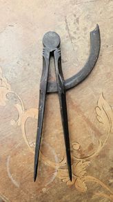 Antique wing dividers 8 3/4"