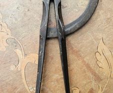 Antique wing dividers 8 3/4"