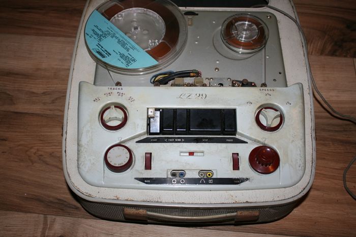 Elizabethan LZ-29 reel to reel tape recorder - in working order