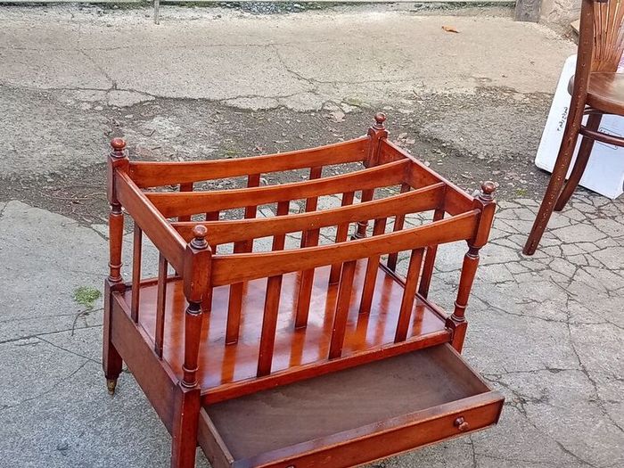 Canterbury Magazine Rack