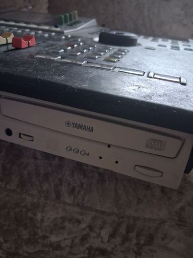 Yamaha AW4416