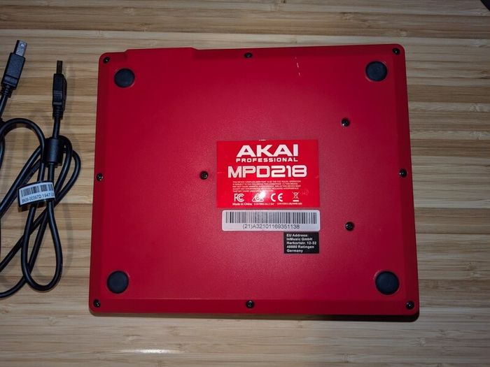 Akai MPD218 MIDI Pad Controller + USB Cable - Barely Used