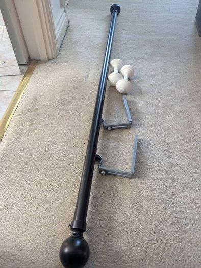Black Extendable Curtain Pole