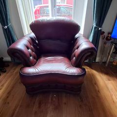 Leather Chesterfield 3 piece suite ( 3-2-1 with sprung pullout bed)
