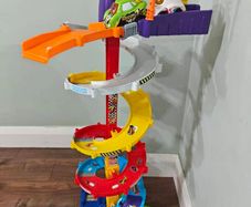 Car Garage / Racing Track