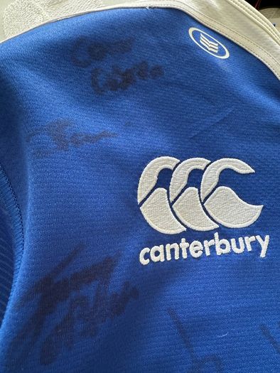 leinster  Rugby Jersey signed by the team