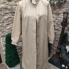 Vintage 80s London Fog Beige Trenchcoat size 10R(fit up to uk 12 or 14 ) postage included