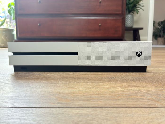 Xbox One S 1TB with controller and games