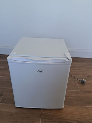 Logic Mini fridge