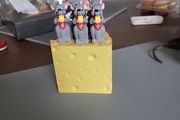 Cheese block with 6 knives