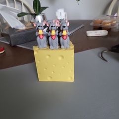 Cheese block with 6 knives