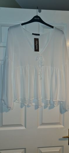 BOOHOO Ivory Top. Size 14. New
