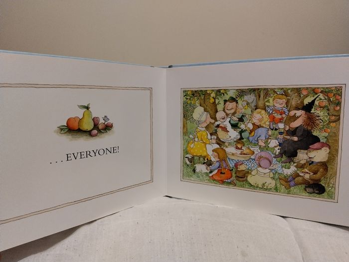 Each peach pear plum by Janet & Allan Ahlberg Classic board book