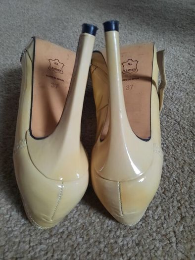 Thomas Patrick cream high heel mary janes