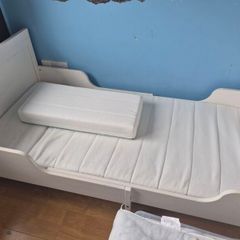 Sundvik bed with mattress