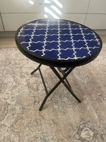 Metal round foldable table