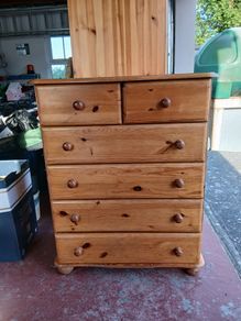 Chest of drawers