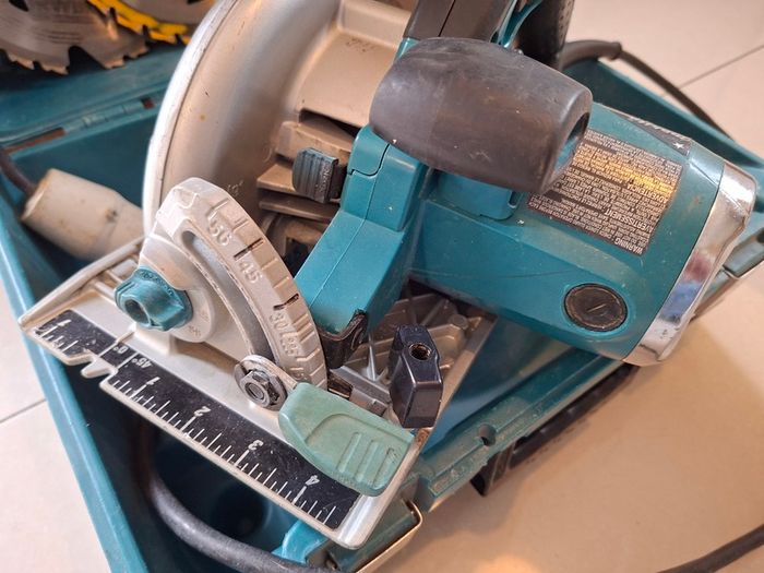 Makita 5007MGA Magnesium 185mm Circular Saw 110v