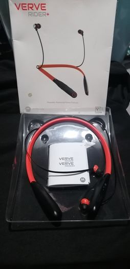 earphone for cycling. NO charging cable